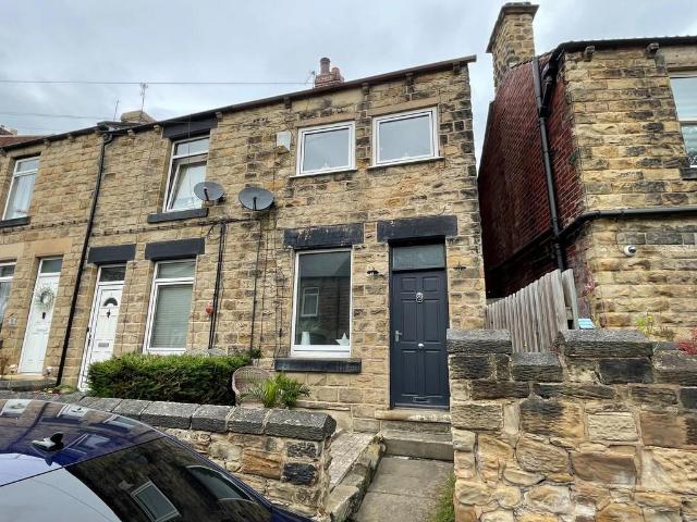 Victoria Street, Darfield, Barnsley 3 bed end of terrace house to rent £850 pcm £196 pw
