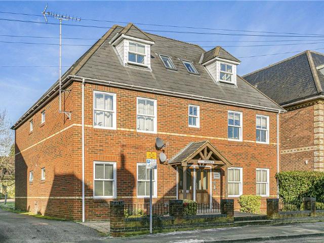 Victoria Street, Englefield Green, Egham, Surrey TW20, 2 bed flat to rent, £1,600 pcm | PrimeLocation