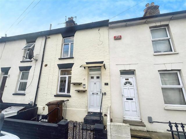 Victoria Street, Kent ME7 1 bed flat to rent £750 pcm £173 pw