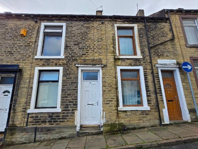 Victoria Street, Halifax HX1, 2 bed terraced house to rent, £785 pcm | PrimeLocation