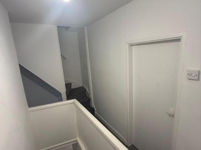 Victoria Street, Mansfield, NG18 3 bed maisonette to rent £800 pcm £185 pw
