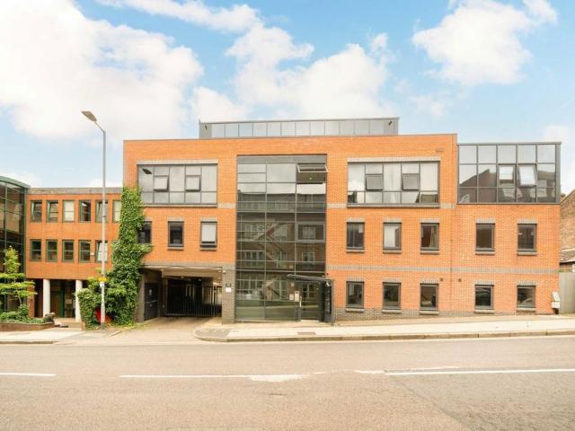Victoria Street, St. Albans AL1 1 bed flat to rent £6,500 pcm £1,500 pw