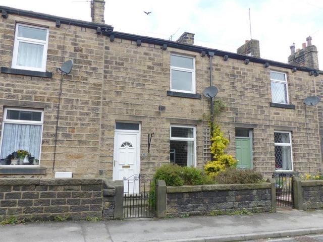Victoria Street, Sutton in Craven 2 bed terraced house to rent £795 pcm £183 pw