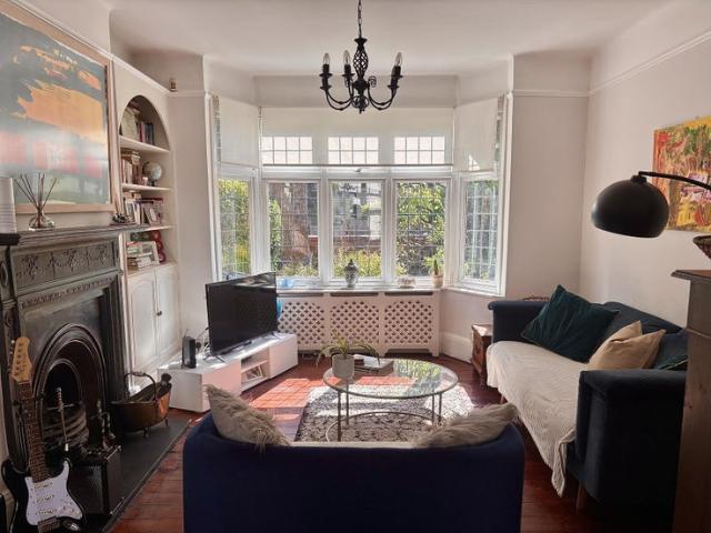 Victorian 4 bed House Shortlet Southfields