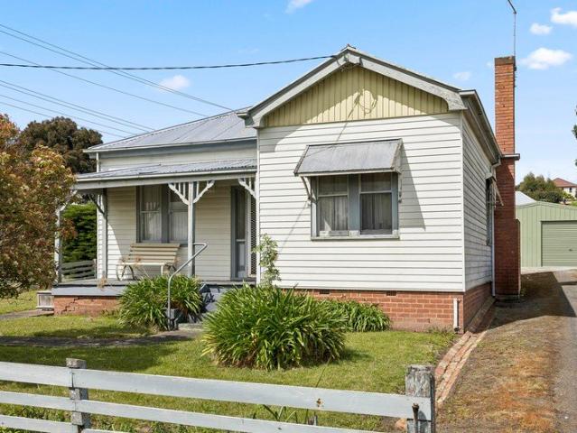 Victorian Charm Oozing Potential