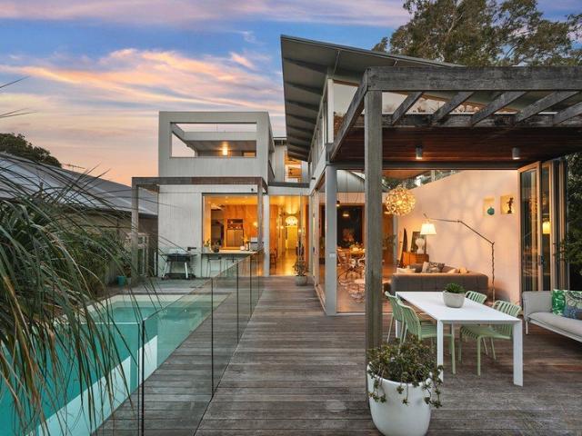 Victorian Elegance And Contemporary Pavilion In Blue Chip Bronte Address
