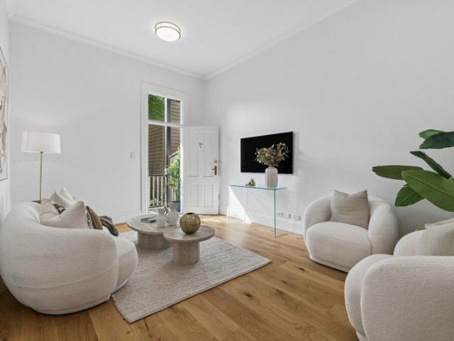 Victorian Splendour Boutique apartment in exclusive Stead House development