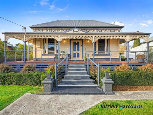 Victorian Period Home with Yea River Frontage
