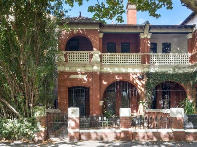 Victorian Terrace with Grandeur and Style