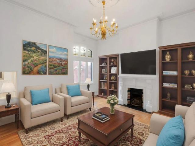Victorian Terrace with Grandeur and Style