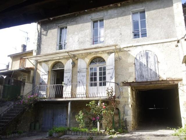 Vic Fezensac 32 à vendre Grande maison de ville de 230 m². 230m² Vic Fezensac