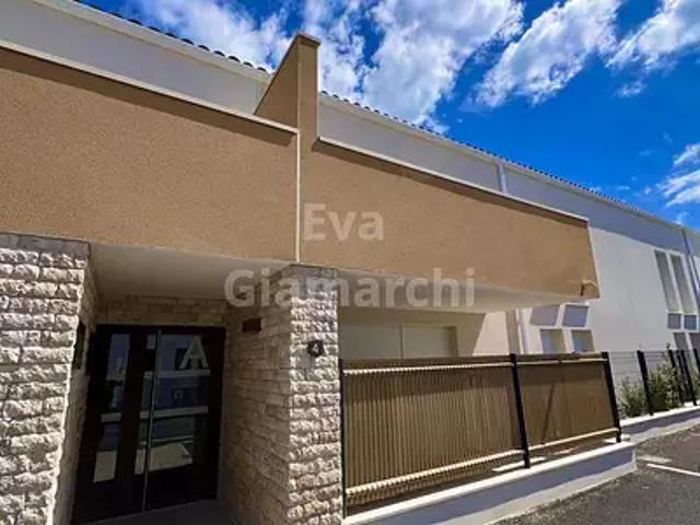 Vic la Gardiole 34110 Achat / Vente appartement 3 pièces t3 au dernier étage parking