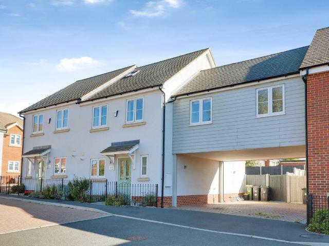 Vicarage View, Rochford SS4, 4 bed terraced house to rent, £2,000 pcm | PrimeLocation