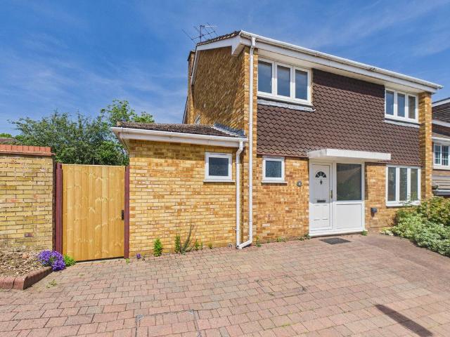 Vicarage Close, Hemel Hempstead HP1, 4 bed detached house to rent, £2,500 pcm | PrimeLocation