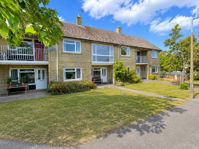 Vicarage Close, Holmesfield. 1 bed apartment to rent £750 pcm £173 pw