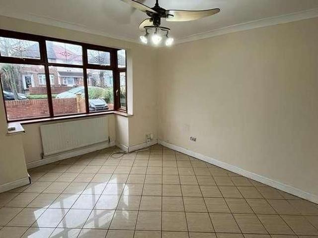 Vicarage Farm Road, Hounslow, TW5
