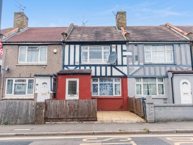 Vicarage Farm Road, Hounslow TW5, 3 bed terraced house to rent, £2,150 pcm | PrimeLocation