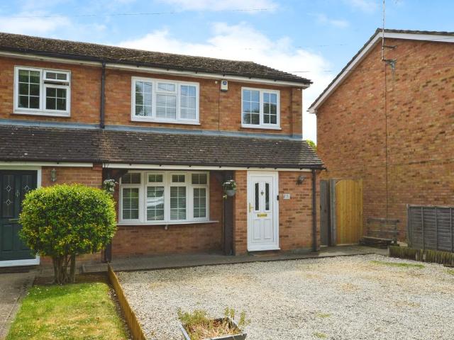 Vicarage Gardens, Flamstead AL3, 4 bed detached house to rent, £2,395 pcm | PrimeLocation