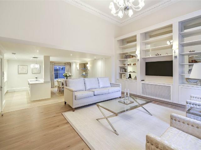Vicarage Gate, Kensington, London W8, 2 bed flat to rent, £7,367 pcm | PrimeLocation