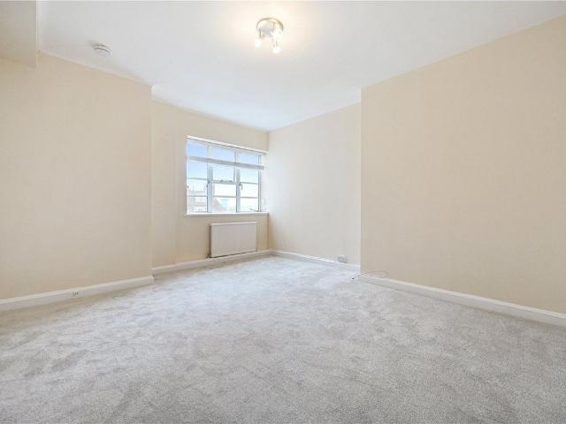 Vicarage Gate, Kensington, London W8, 2 bed flat to rent, £3,250 pcm | PrimeLocation