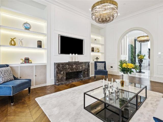 Vicarage Gate, Kensington W8, 3 bed flat to rent, £16,950 pcm | PrimeLocation