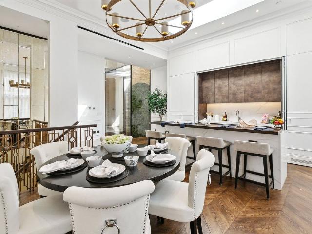 Vicarage Gate, Kensington W8, 3 bed flat to rent, £19,500 pcm | PrimeLocation
