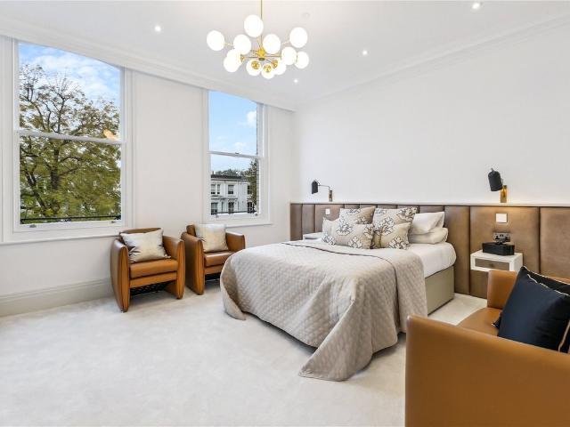 Vicarage Gate, Kensington W8, 2 bed flat to rent, £18,000 pcm | PrimeLocation