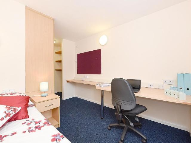 Vicarage Hill, Wrexham LL13, 1 bed flat to rent, £689 pcm | PrimeLocation