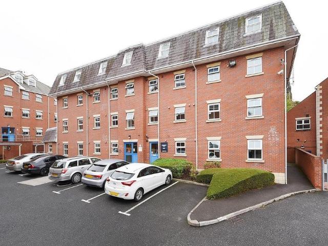 Vicarage Hill, Wrexham LL13 1 bed in a flat share to rent £611 pcm £141 pw