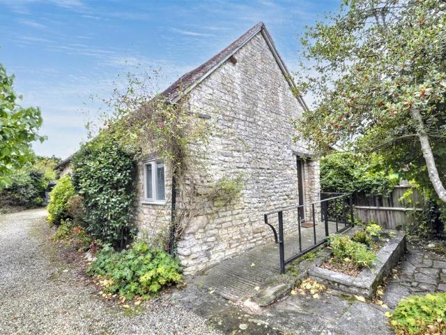 Vicarage Lane, Harbury 1 bed barn conversion to rent £850 pcm £196 pw