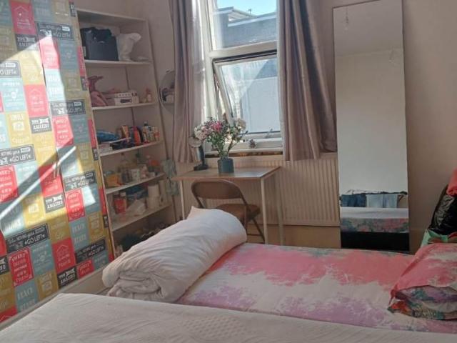 Vicarage Lane, London E15 1 bed in a house share to rent £850 pcm £196 pw