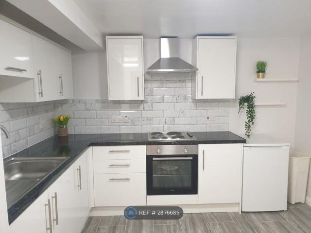 Vicarage Park, Plumstead SE18, 4 bed terraced house to rent, £2,200 pcm | PrimeLocation