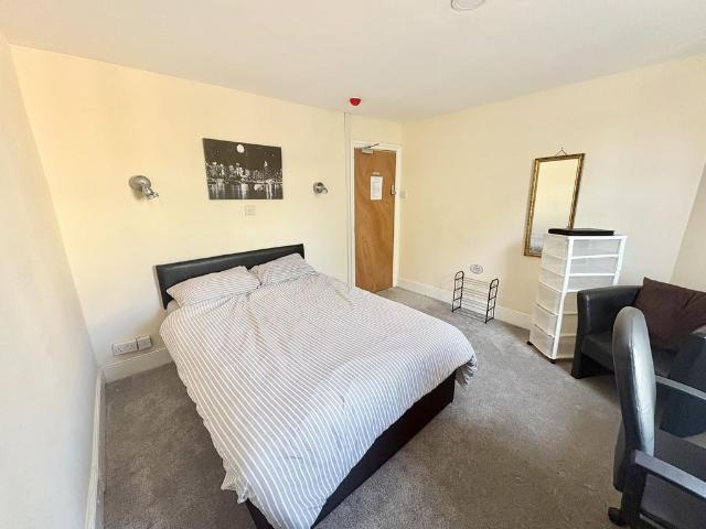 Vicarage Road, Birmingham, B18 1 bed in a house share to rent £400 pcm £92 pw