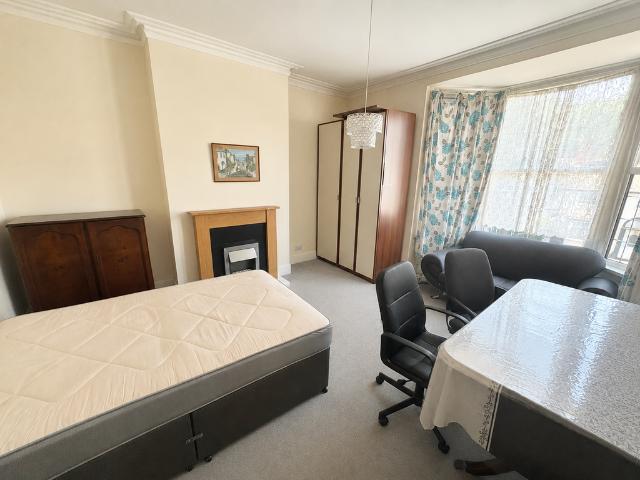 Vicarage Road, Birmingham, B18 1 bed in a house share to rent £450 pcm £104 pw