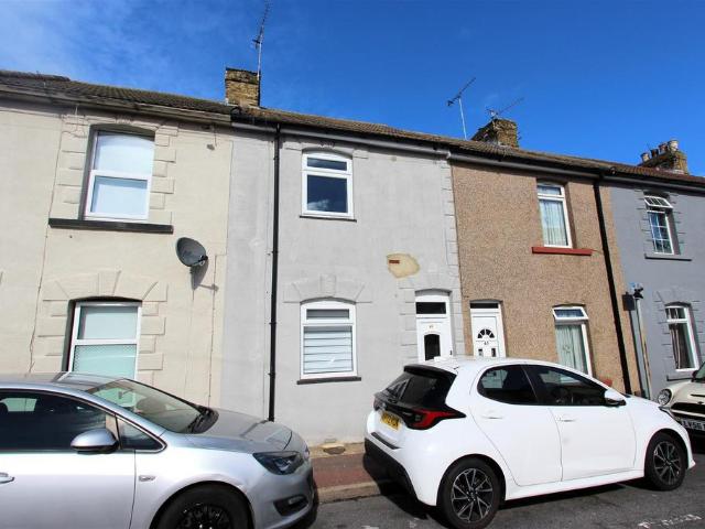 Vicarage Road, Gillingham ME7 3 bed terraced house to rent £1,150 pcm £265 pw