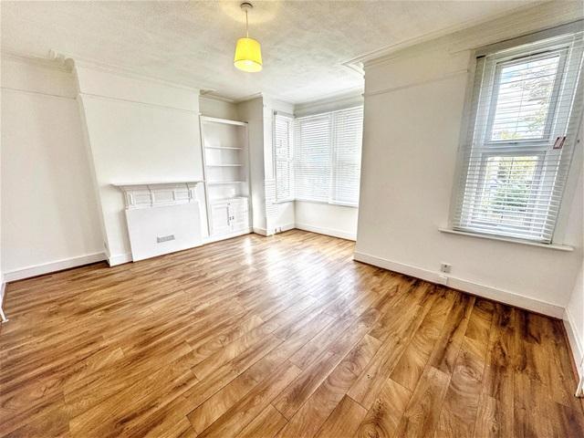 Vicarage Road, Leyton 2 bed flat to rent £1,850 pcm £427 pw