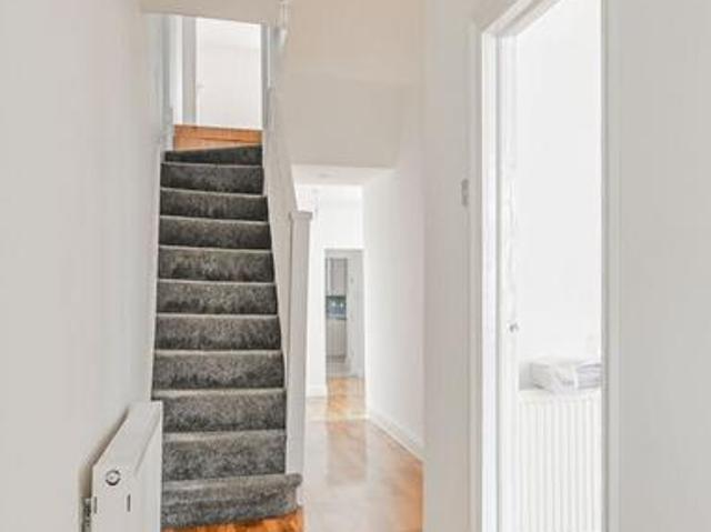 Vicarage Road, Leyton, Leyton. 5 bed detached house to rent £3,600 pcm £831 pw
