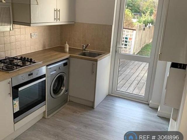 Vicarage Road, London, E10 1 bed flat to rent £1,600 pcm £369 pw
