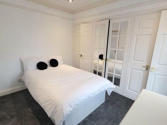 Vicarage Road, WATFORD, WD18 House share to rent £750 pcm £173 pw