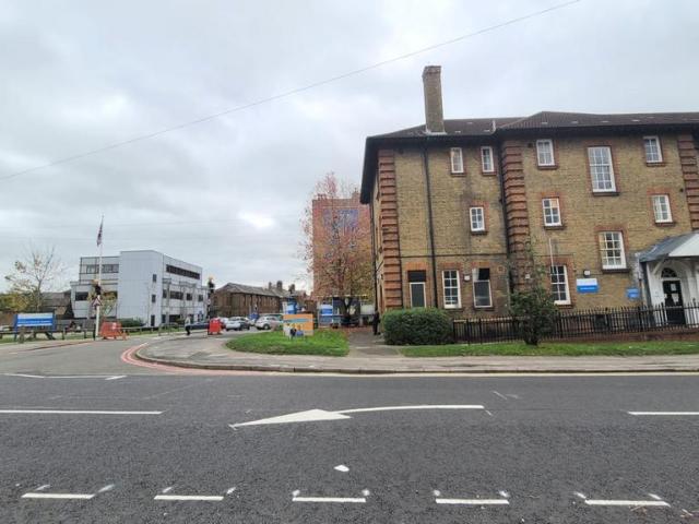Vicarage Road, WATFORD, WD18 House share to rent £850 pcm £196 pw