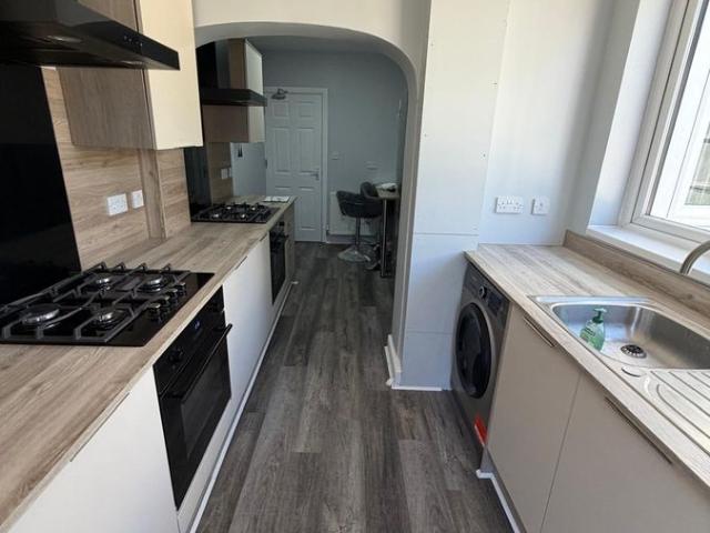 Vicarage Road, West Bromwich B71, 6 bed shared accommodation to rent, £575 pcm | PrimeLocation