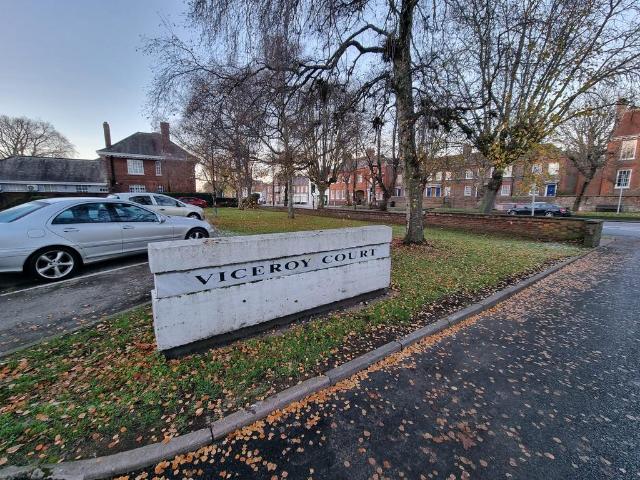 Viceroy Court, High Street South. 2 bed ground floor flat to rent £1,225 pcm £283 pw