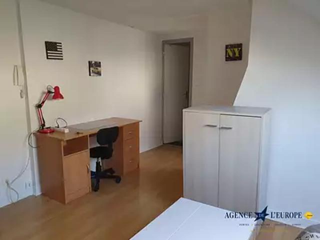 Vichy 03200 Location appartement 1 pièce t1 au dernier étage