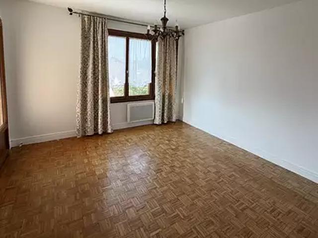 Vichy 03200 Location appartement 3 pièces t3 balcon