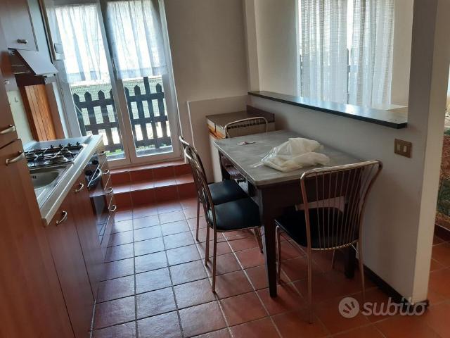 Vicinanze confine bilocale in villa a Laglio CO