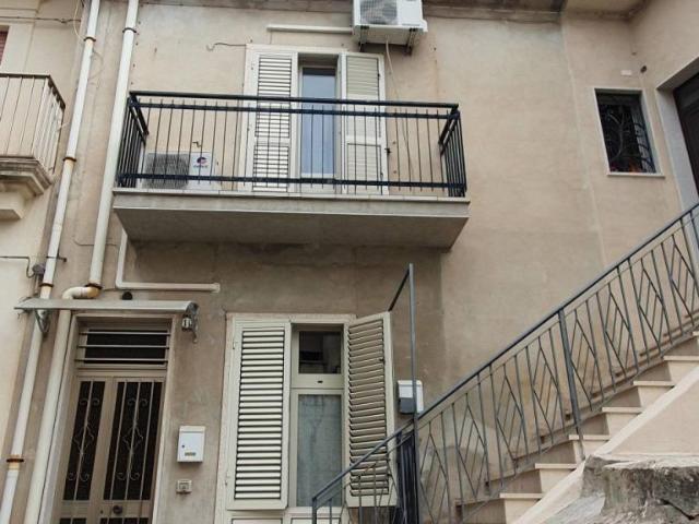 Vico Asmara 111 8 trilocale 90mq