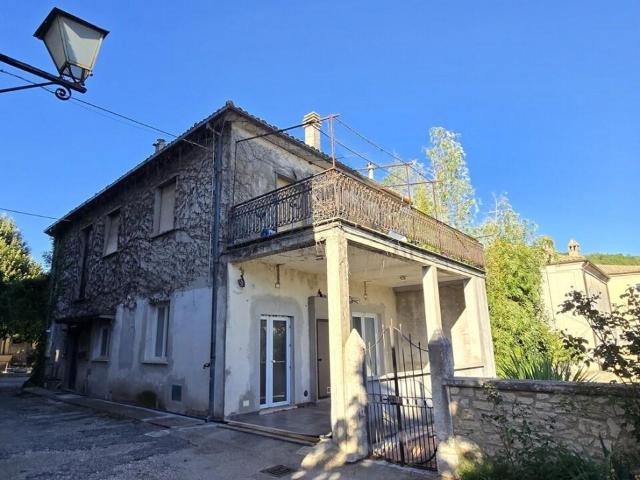 Vicolo del Molino 3 7 vani 182mq