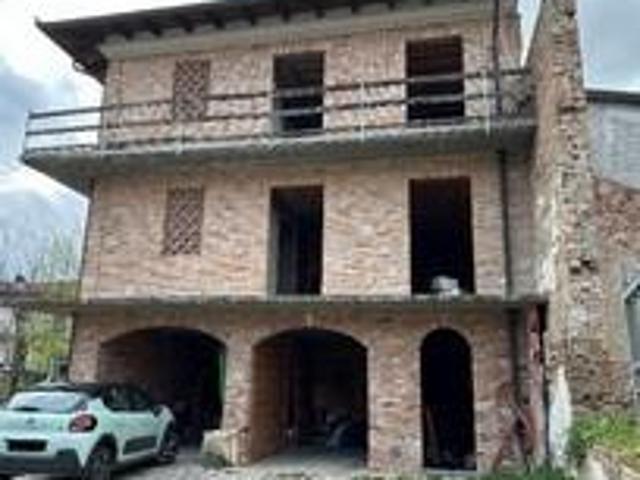 Vicolo Frambaglia snc 10 vani 335mq