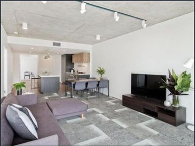 Vida Apartments Modern, spacious and absolute riverfront!