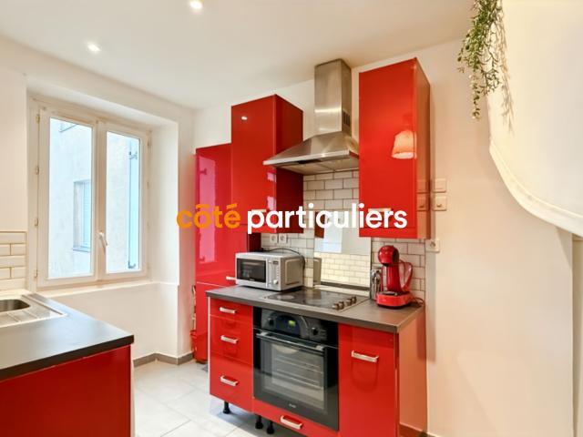 VIDEO DISPONIBLE. Charmant 2 pièces duplex en centre ville